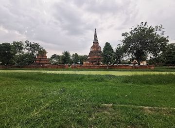 thailand/ayutthaya/wat-mahathat/attraction/wat-na-phra-meru-rachikaram
