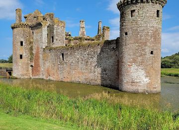 united-kingdom/scotland/attraction/caerlaverock-castle