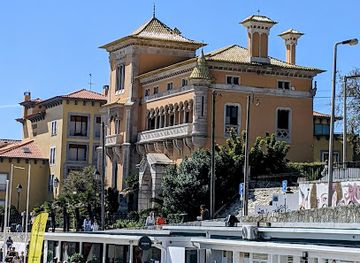 portugal/cascais/attraction/plage-cascais-portugal