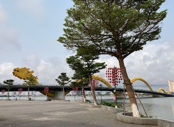 vietnam/da-nang/hai-chau-district/attraction/han-river-bridge-viewpoint
