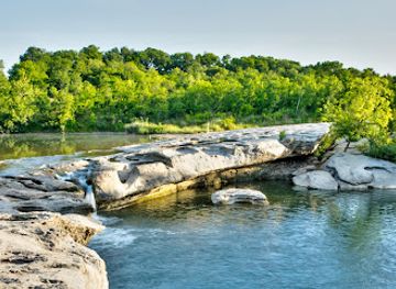 texas/mckinney-falls-state-park/attraction/upper-mckinney-falls