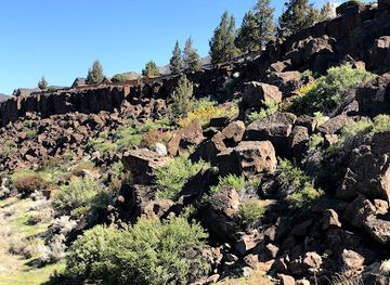oregon/smith-rock-state-park/attraction/dry-canyon-park-trail-system