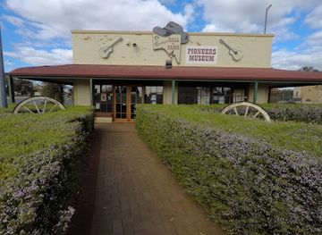 australia/mallee/attraction/rockys-hall-of-fame-and-pioneers-museum