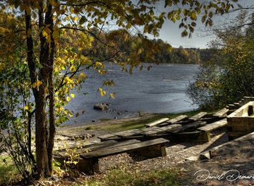 canada/eastern-townships/attraction/la-fontaine-du-diable