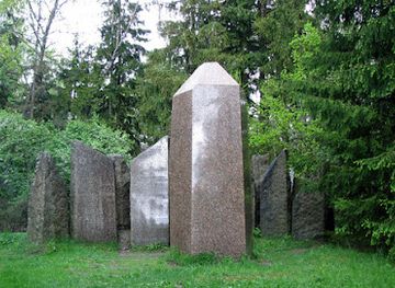 estonia/viljandimaa/attraction/lohavere-linnamagi