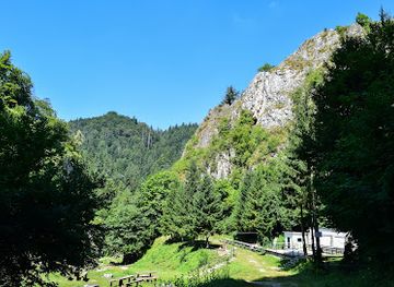 romania/brasov/schei/attraction/solomon-s-rocks