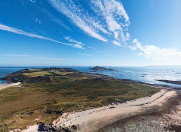 guernsey/pleinmont-point/attraction/mouisonniere-beach