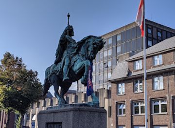 belgium/mons/attraction/statue-de-baudouin-de-constantinople