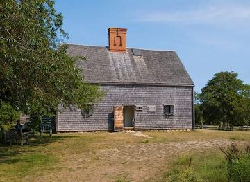 massachusetts/barnstable/attraction/jethro-coffin-house