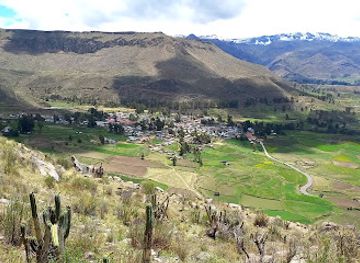 peru/colca-canyon/attraction/tumbas-de-yuraq-qaqa