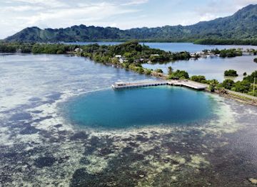 micronesia/kosrae/attraction/blue-hole-pier