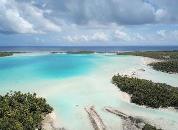 french-polynesia/rangiroa/attraction/lagon-bleu-blue-lagoon