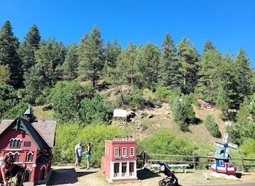 Tiny Town & Railroad