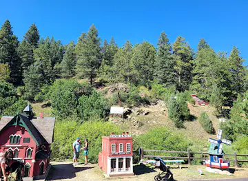 Tiny Town & Railroad