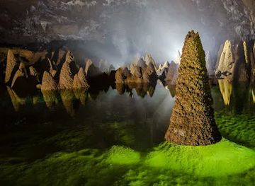 vietnam/north-central-coast/attraction/hang-va-cave