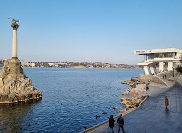 ukraine/crimea/attraction/monument-to-the-sunken-ships-in-sevastopol