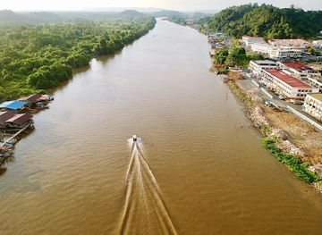 brunei/temburong-district/attraction/esplanade-water-front-limbang