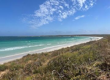 australia/kangaroo-island/attraction/vivonne-bay-beach