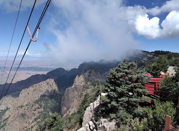 new-mexico/sandia-peak-tramway/attraction/sandia-peak-tramway-first-tower-hike