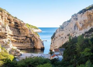 croatia/hvar/attraction/stiniva