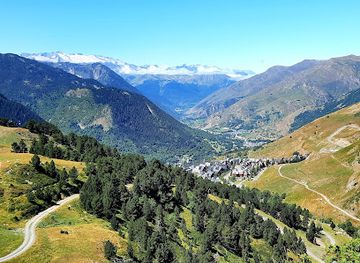 spain/pyrenees-mountains/attraction/baqueira-beret-sa