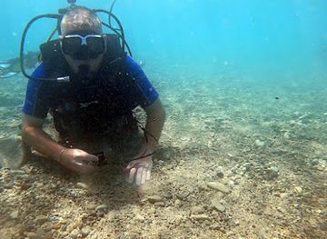cyprus/konnos-beach/attraction/underwater-statues-green-bay