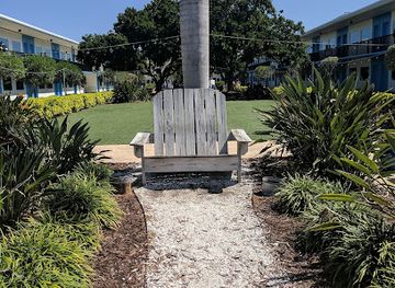 florida/tampa-bay-area/attraction/tampa-postcard-mural