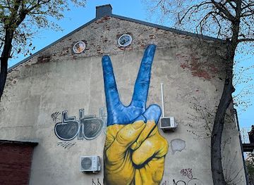lithuania/kaunas/attraction/street-art-graffiti-ukraine-victory