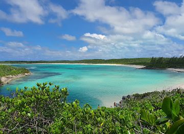 the-bahamas/ragged-island/attraction/dean-s-blue-hole