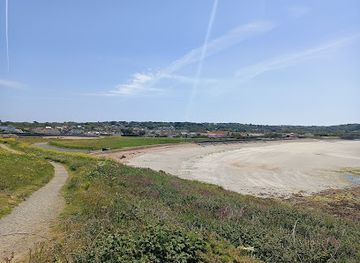 guernsey/sark/attraction/vazon-bay