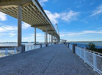 south-carolina/north-charleston/attraction/mount-pleasant-memorial-waterfront-park