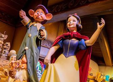 california/costa-mesa/attraction/snow-white-s-enchanted-wish