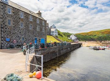 united-kingdom/banffshire/landmark/gardenstown-harbour-office