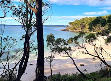 australia/jervis-bay/attraction/white-sands-walk-and-scribbly-gum-track