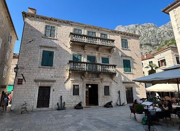 montenegro/bar-riviera/attraction/kotor-s-famous-narrow-street