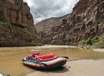 utah/vernal/attraction/dinosaur-river-expeditions