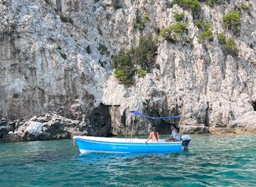 italy/capri/attraction/grotta-della-vela-candela
