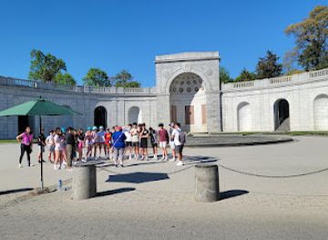 virginia/arlington/attraction/military-women-s-memorial