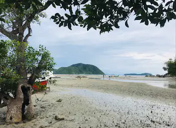 หาดกิ่งสาลิกา