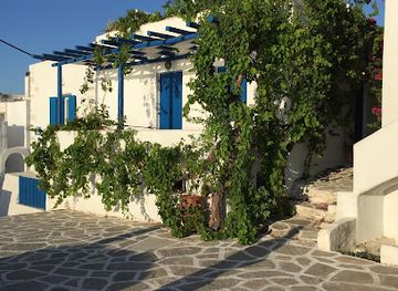 greece/paros/attraction/plateia-mantos-mavrogenous