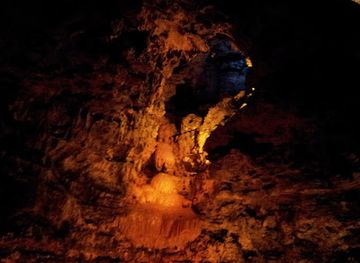 missouri/lake-of-the-ozarks/attraction/fantasy-world-caverns