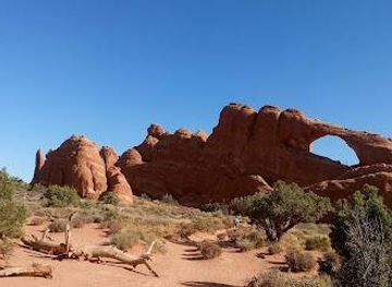 utah/arches-national-park/attraction/moab-information-center