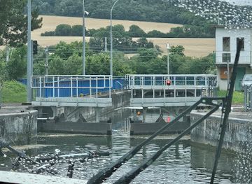 france/lorraine/attraction/ecluse-n-27-de-jonction-port-de-nancy-frouard