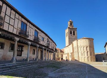 spain/avila/attraction/plaza-de-la-villa-arevalo