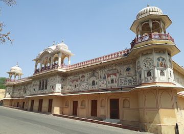 india/jaipur/pink-city/attraction/sisodia-rani-ka-bagh