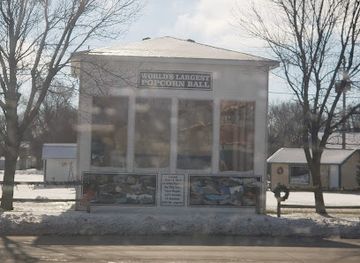 iowa/northwest-iowa/attraction/world-s-largest-popcorn-ball