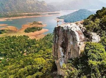 sri-lanka/knuckles-mountain-range/attraction/pettigala-kandy