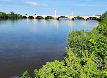 connecticut/windham-county/attraction/connecticut-river-walk-and-bikeway