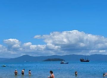 brazil/florianopolis/attraction/cachoeira-do-bom-jesus-beach