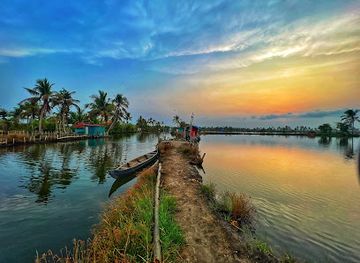 india/kerala-backwaters/attraction/kadamakudy-lake-view-point